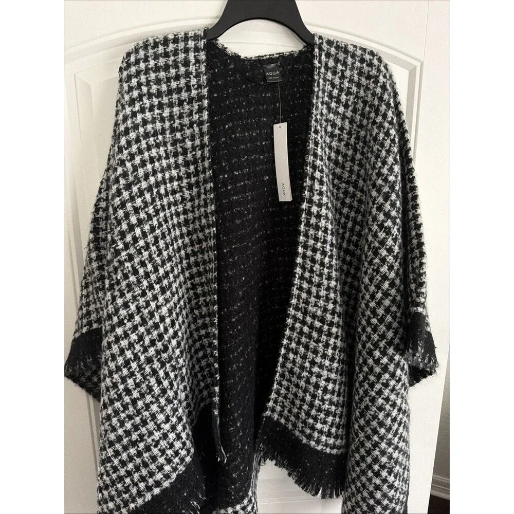 AQUA Women's Houndstooth Ruana Poncho Cape Fringed edges Black & Grey One Size
